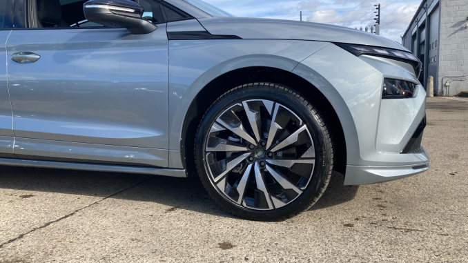 Skoda Enyaq 220kW 85x Sportline 82kWh 4x4 5dr Auto Electric Estate - Image 5